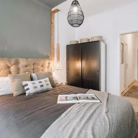 Kananga - 3 Bedroom In Gracia Apartment Barcelona